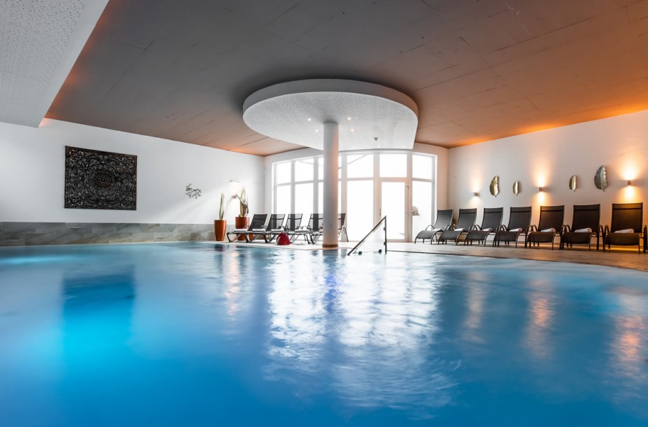 Wellnessbereich mit Hallenbad © Hotel Mallaun